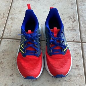 New balance boys sneaker